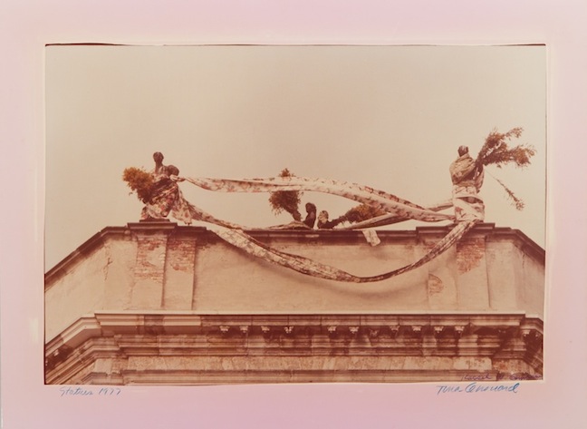 <h3>TINA GIROUARD</h3>
						<h4><em>Statues</em></h4>
						1977</br>
						Vintage c-print mounted on archival foam core</br>
						19.5 x 26.5 inches</br>
                        AP from edition of 3